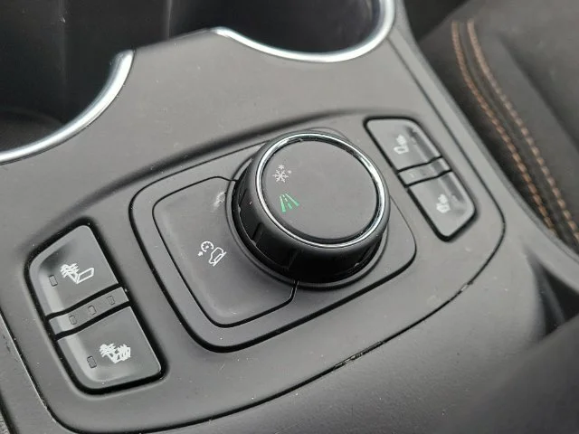 Used 2019 EBONY TWILIGHT METALLIC GMC SLE image 19