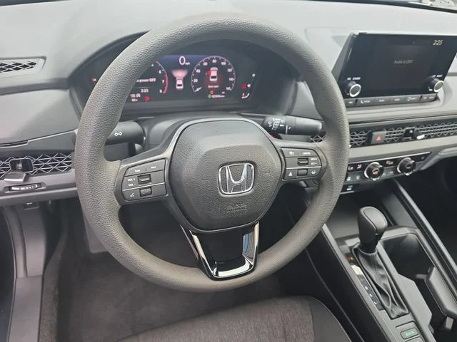 Used 2025 Gray Honda SE image 17