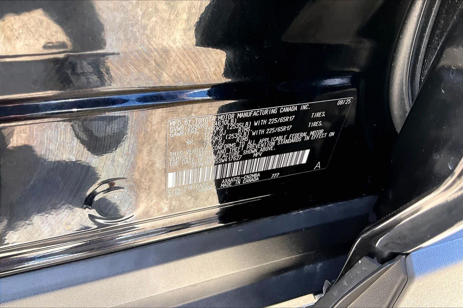 Used 2025 Midnight Black Metallic Toyota XLE image 35