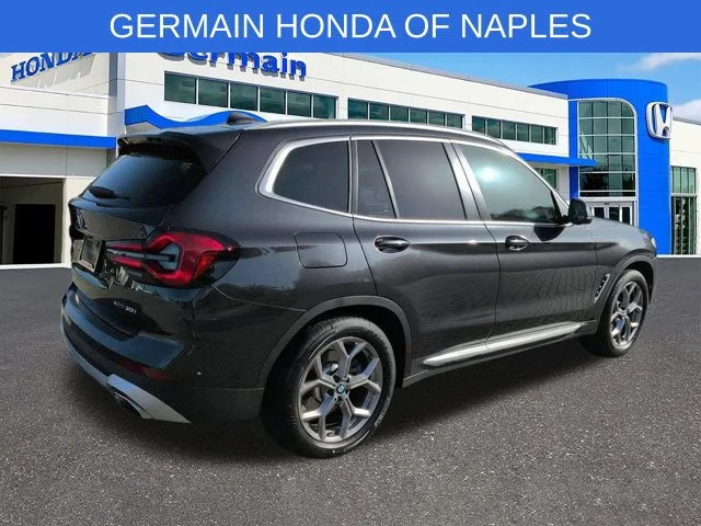 Used 2022 Dark Graphite BMW xDrive30i image 5