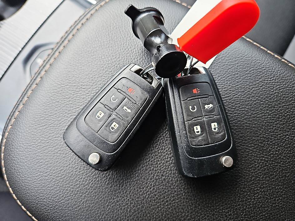 Used 2018 Nightfall Gray Metallic Chevrolet LT image 29