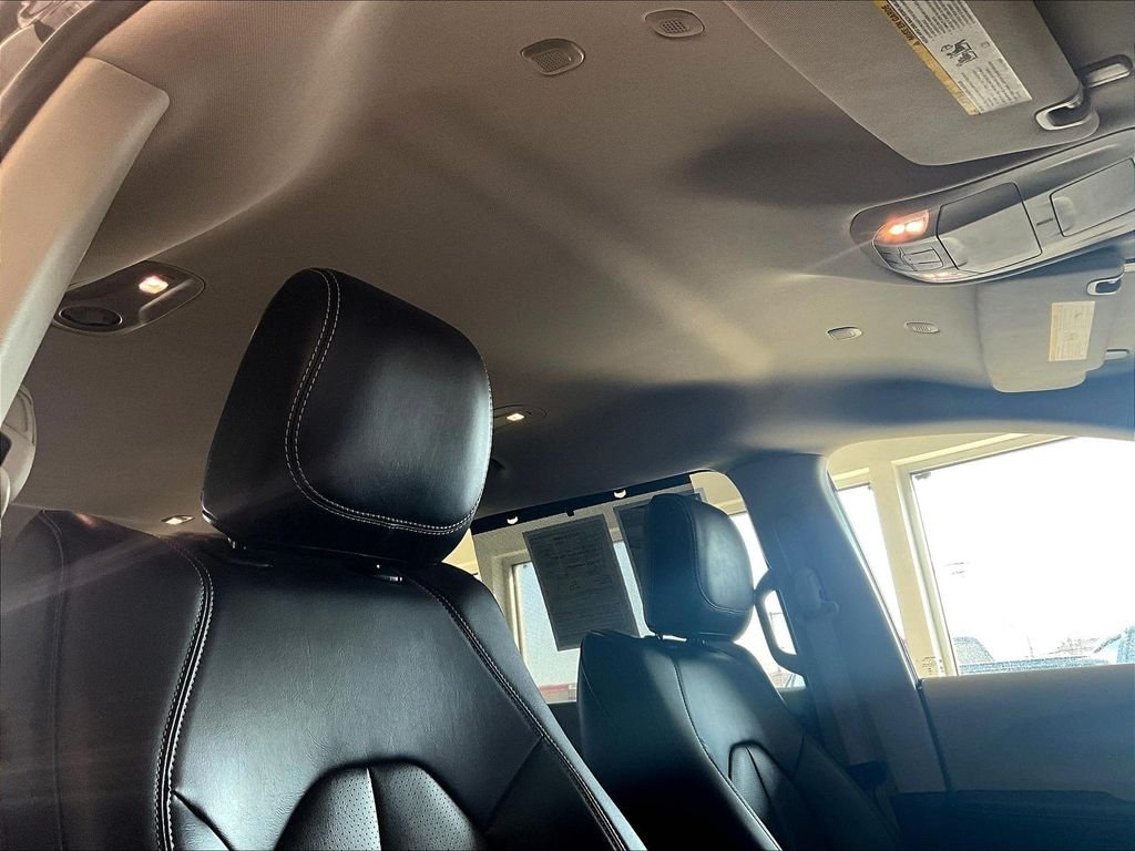Used 2023 Black Chrysler Touring L image 23