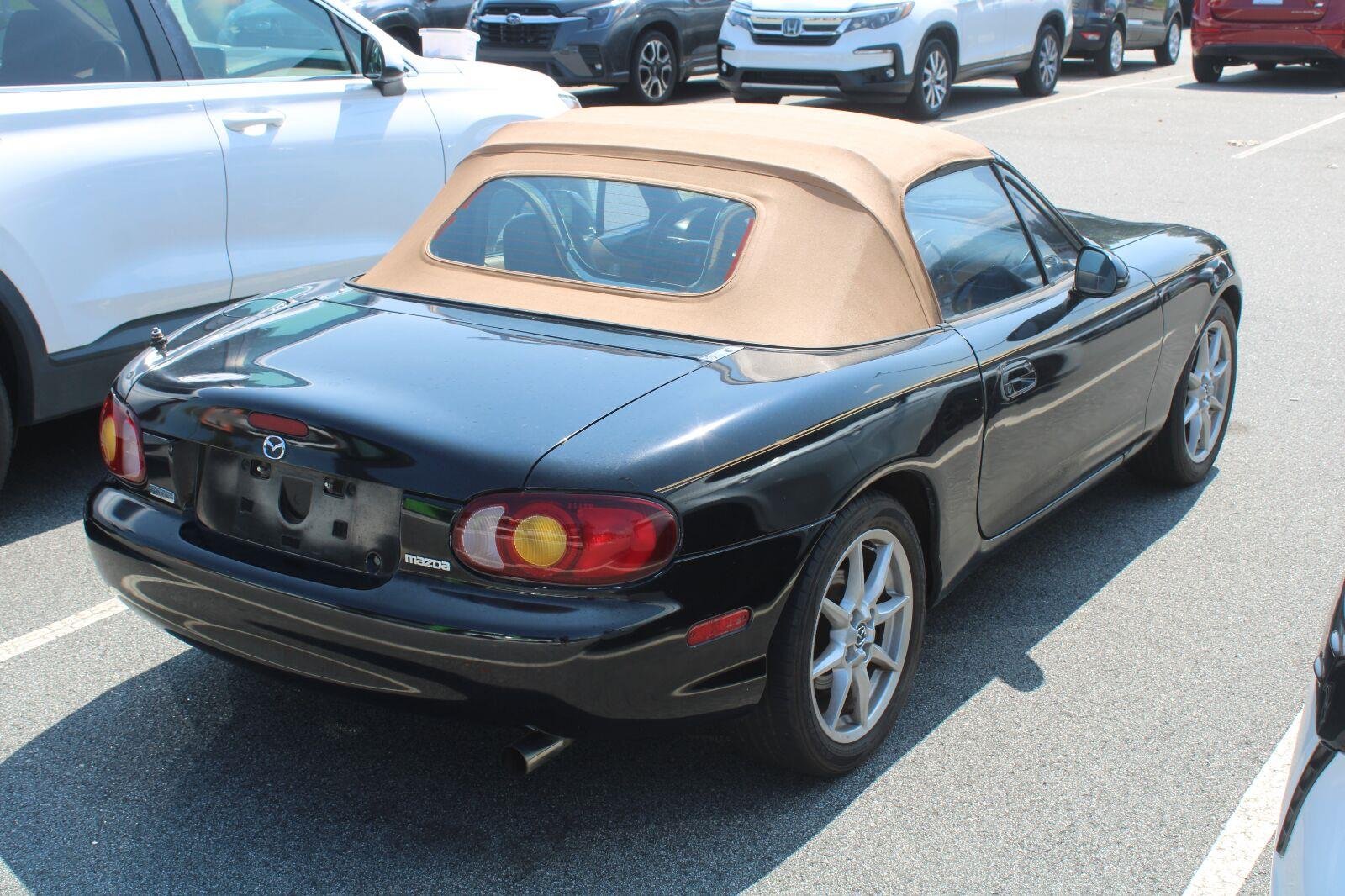 Used 1999  Mazda Base image 5
