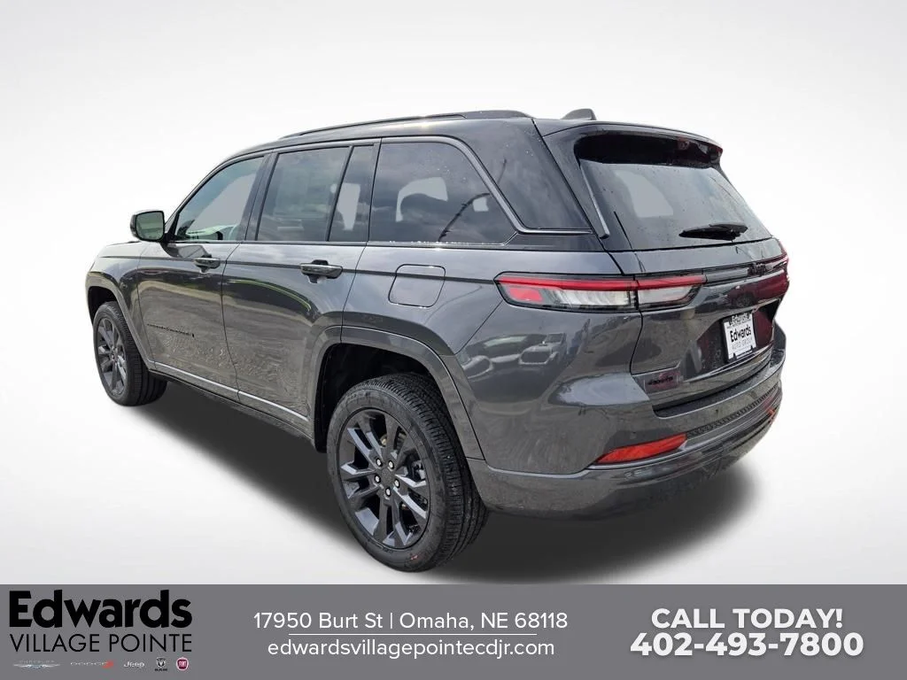 New 2026 Baltic Gray Metallic Clear-Coat Exterior Paint Jeep Limited Reserve image 5