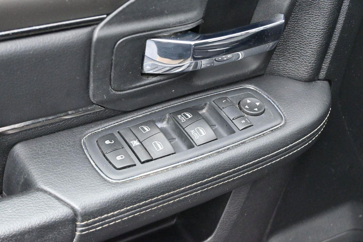 Used 2017 Granite Crystal Metallic Clearcoat Ram Sport image 10
