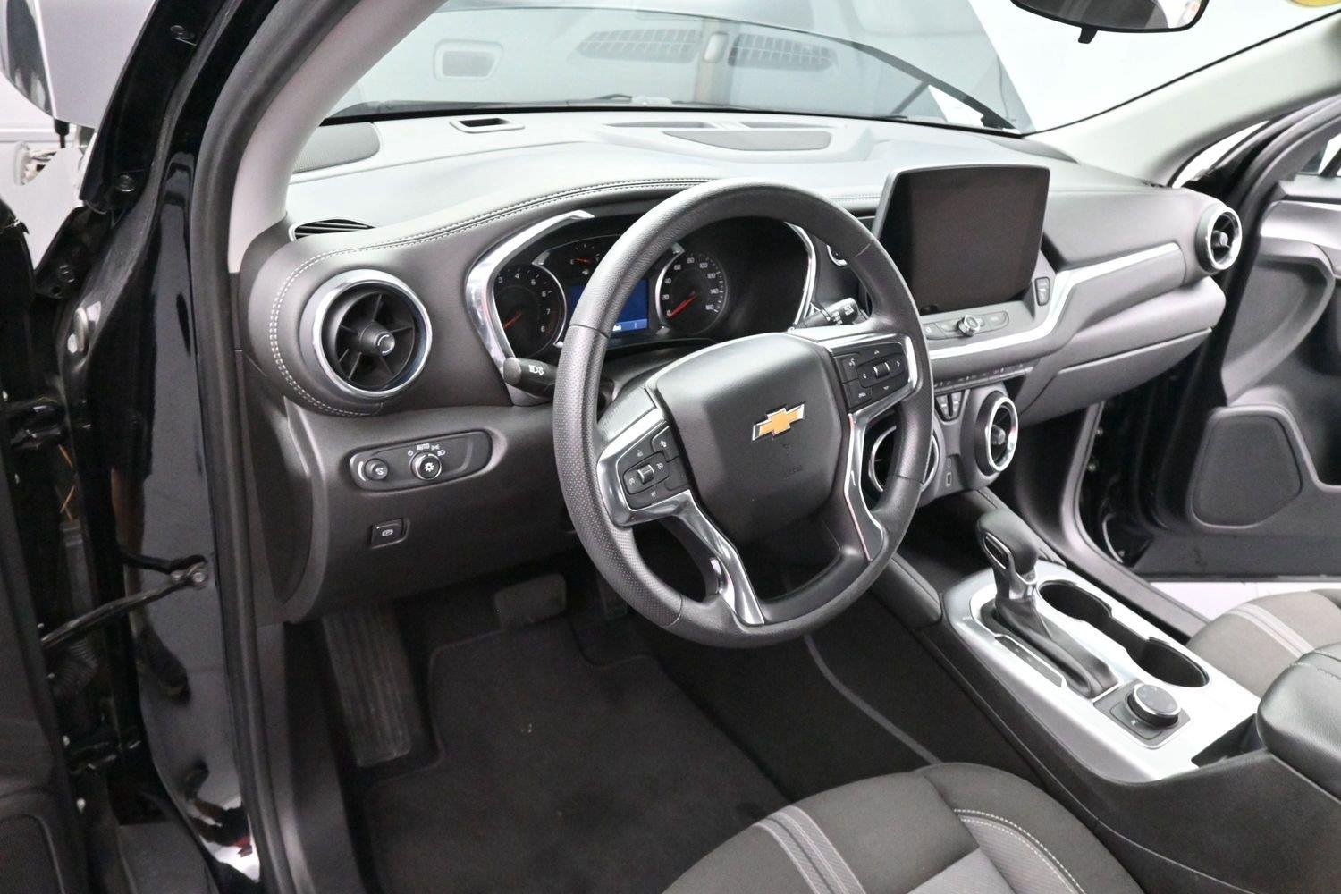 Used 2025 Black Chevrolet 2LT image 16