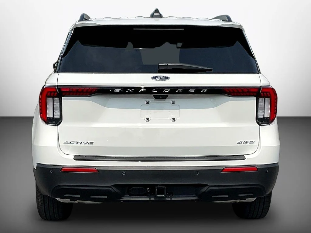 New 2026 Star White Metallic Tri-Coat Ford Active image 4