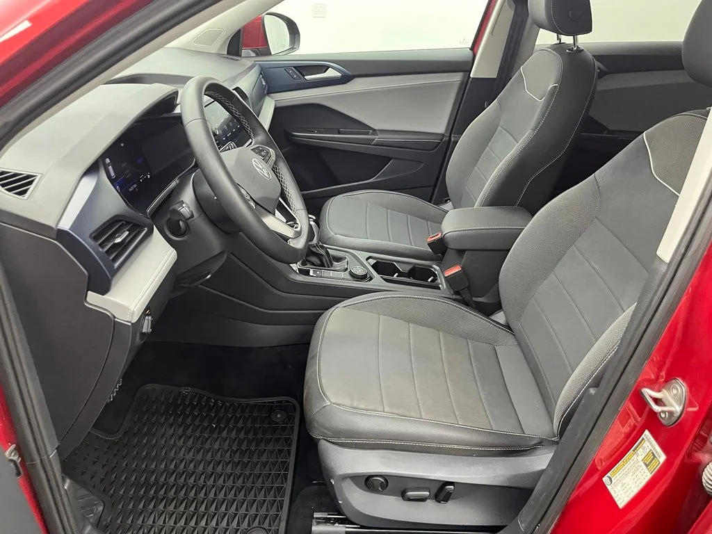 Used 2024 Red Volkswagen 1.5T SE image 22