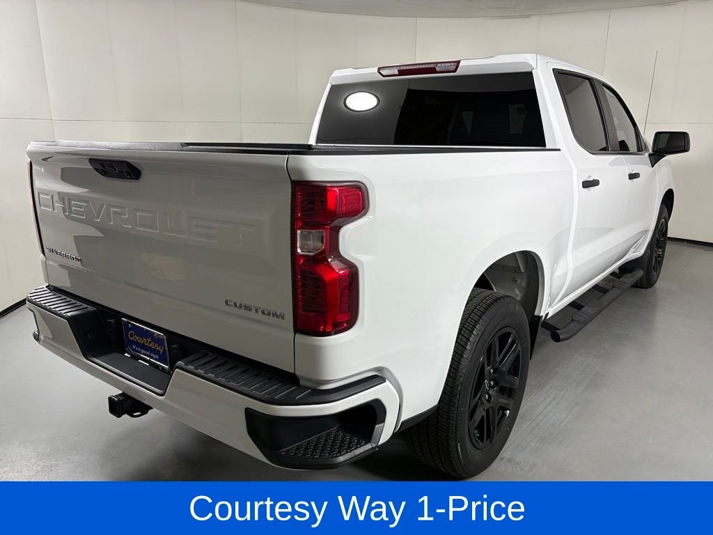 Used 2024 White Chevrolet Custom image 11