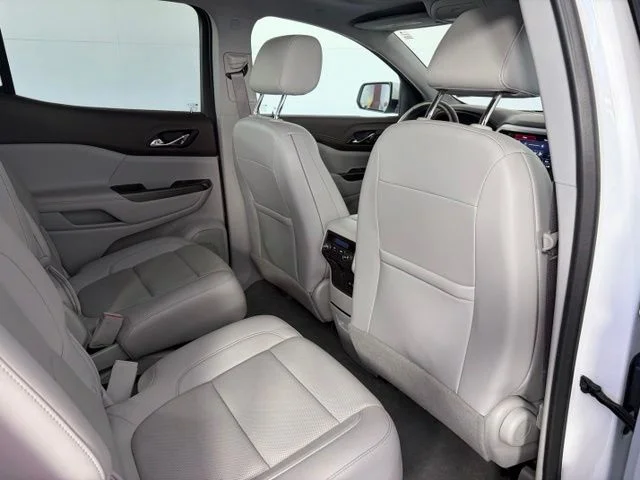 Used 2023 White GMC SLT image 58