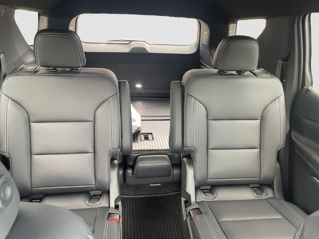 2027 Chevrolet Traverse LT - Photo 17