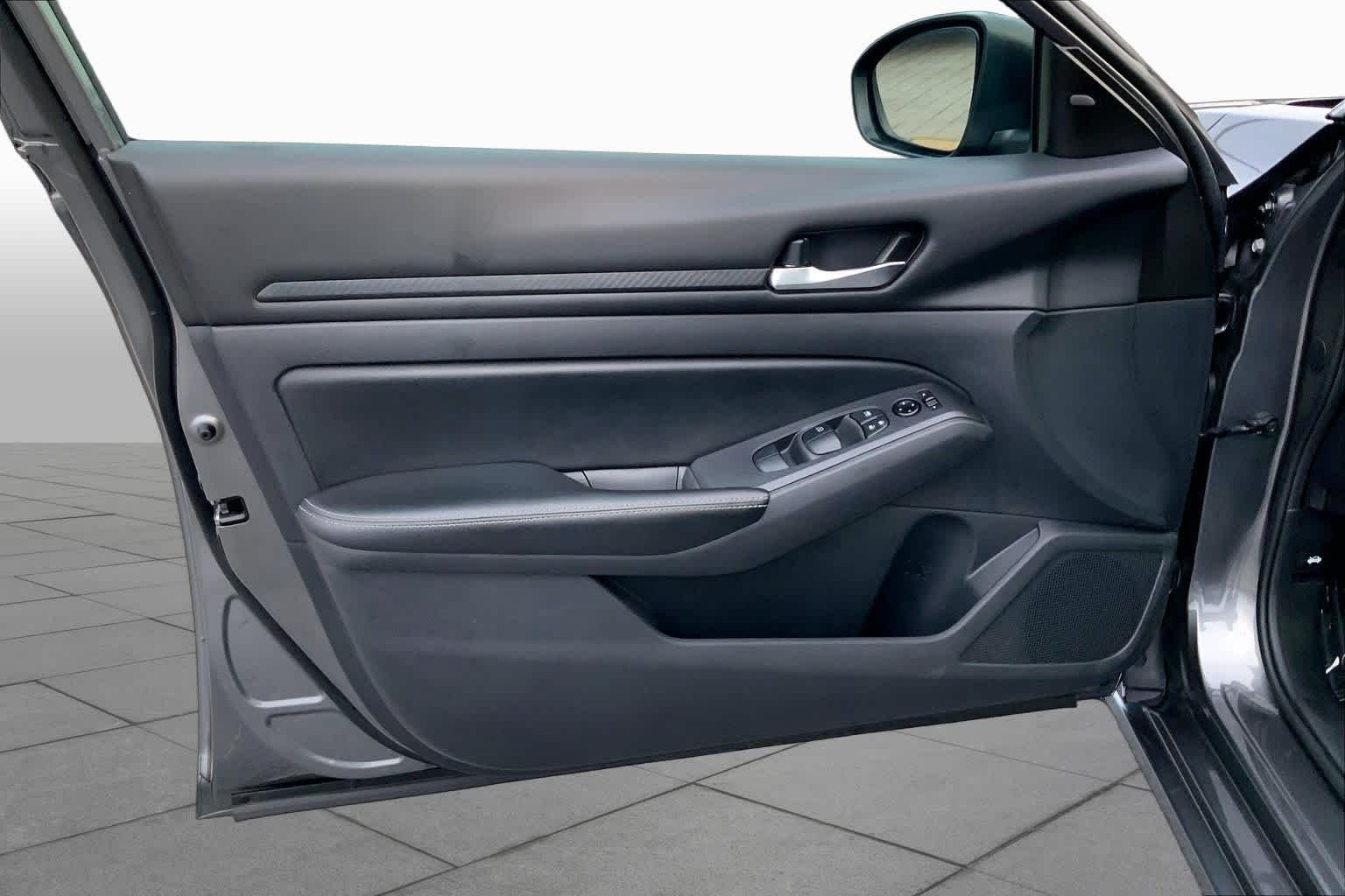 Used 2024 Gun Metallic Nissan 2.5 SV image 20