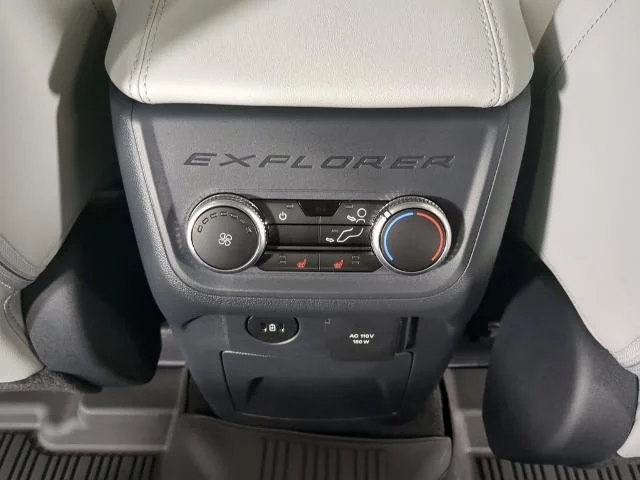 New 2026 Carbonized Gray Metallic Ford Platinum™ image 24