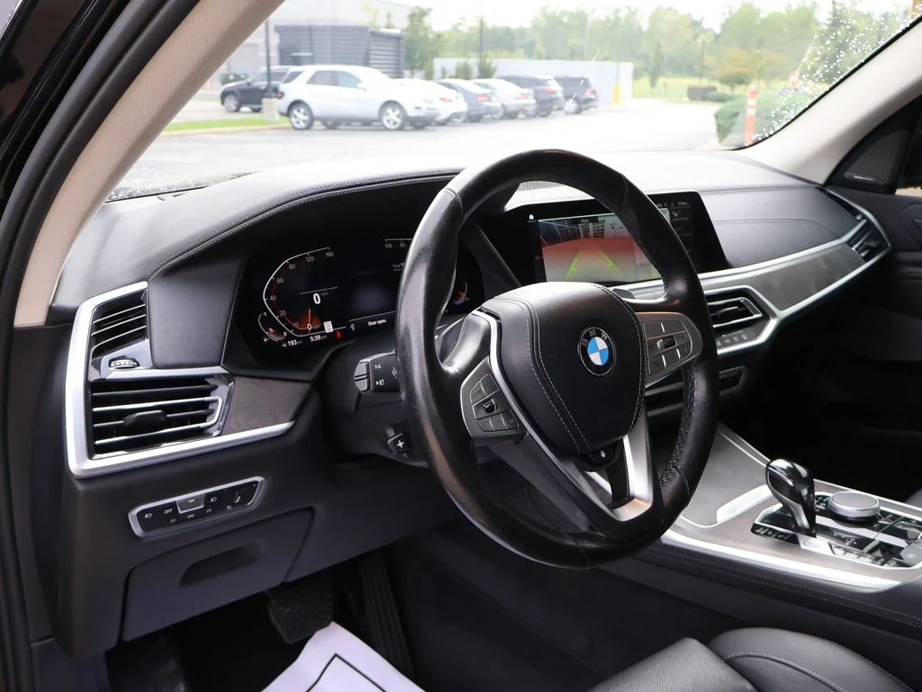 Used 2021 Black BMW xDrive40i image 43