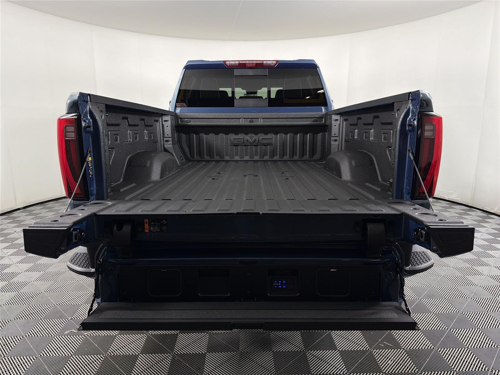 2026 GMC Sierra 2500HD Denali Ultimate - Photo 17