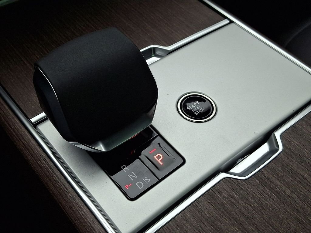 New 2026 Santorini Black Land Rover SE image 13