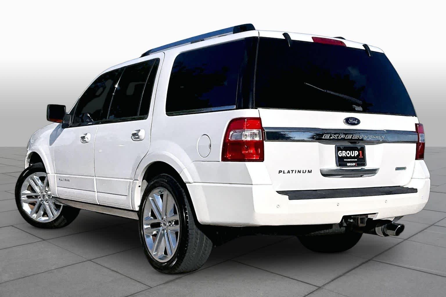 Used 2016 White Platinum Metallic Tri-Coat Ford Platinum image 11