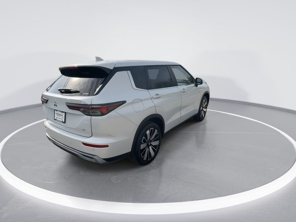 New 2026 White Mitsubishi SE image 8