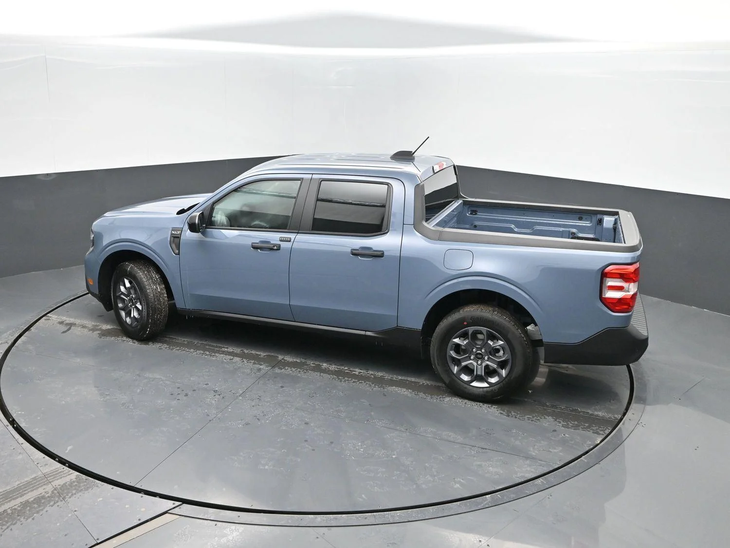 New 2026 Azure Gray Metallic Tri-Coat Ford XLT image 37