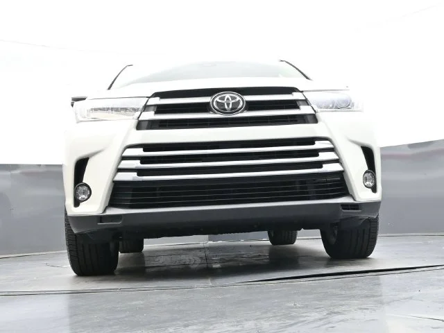 Used 2018 White Toyota Limited image 40