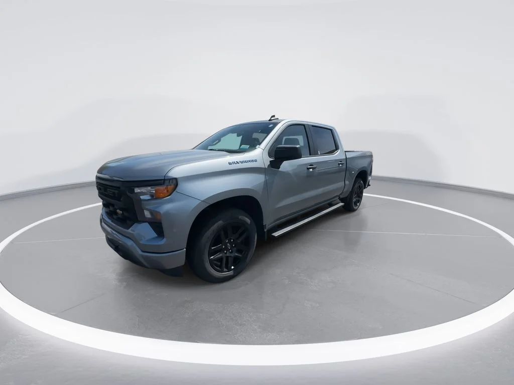 Used 2024 Gray Chevrolet Custom image 4