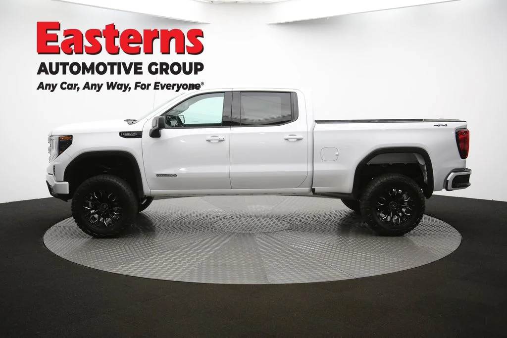 Used 2025 White GMC Elevation image 58