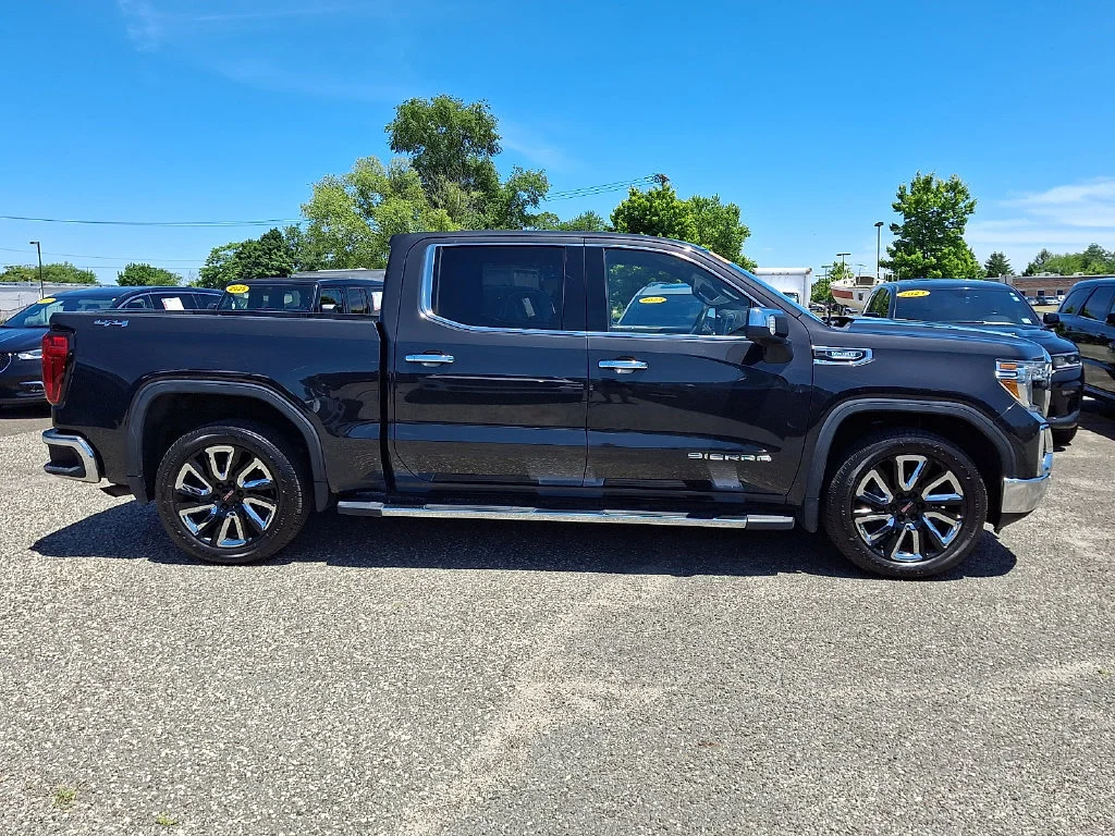 Used 2020 Carbon Black Metallic GMC SLT image 13