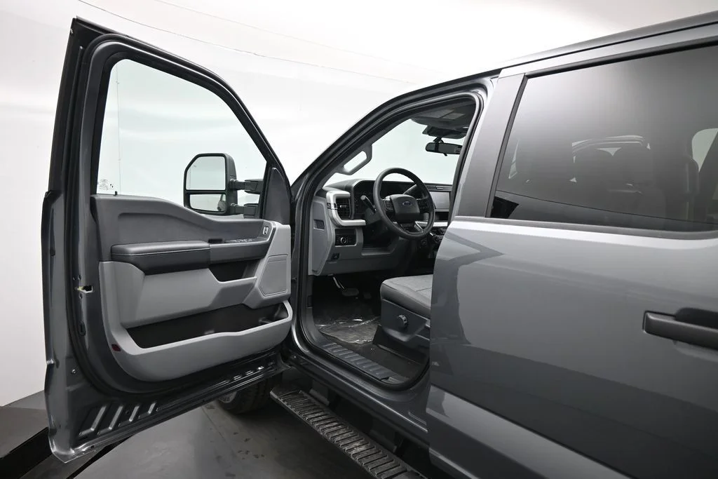 New 2026 Gray Ford XL image 8