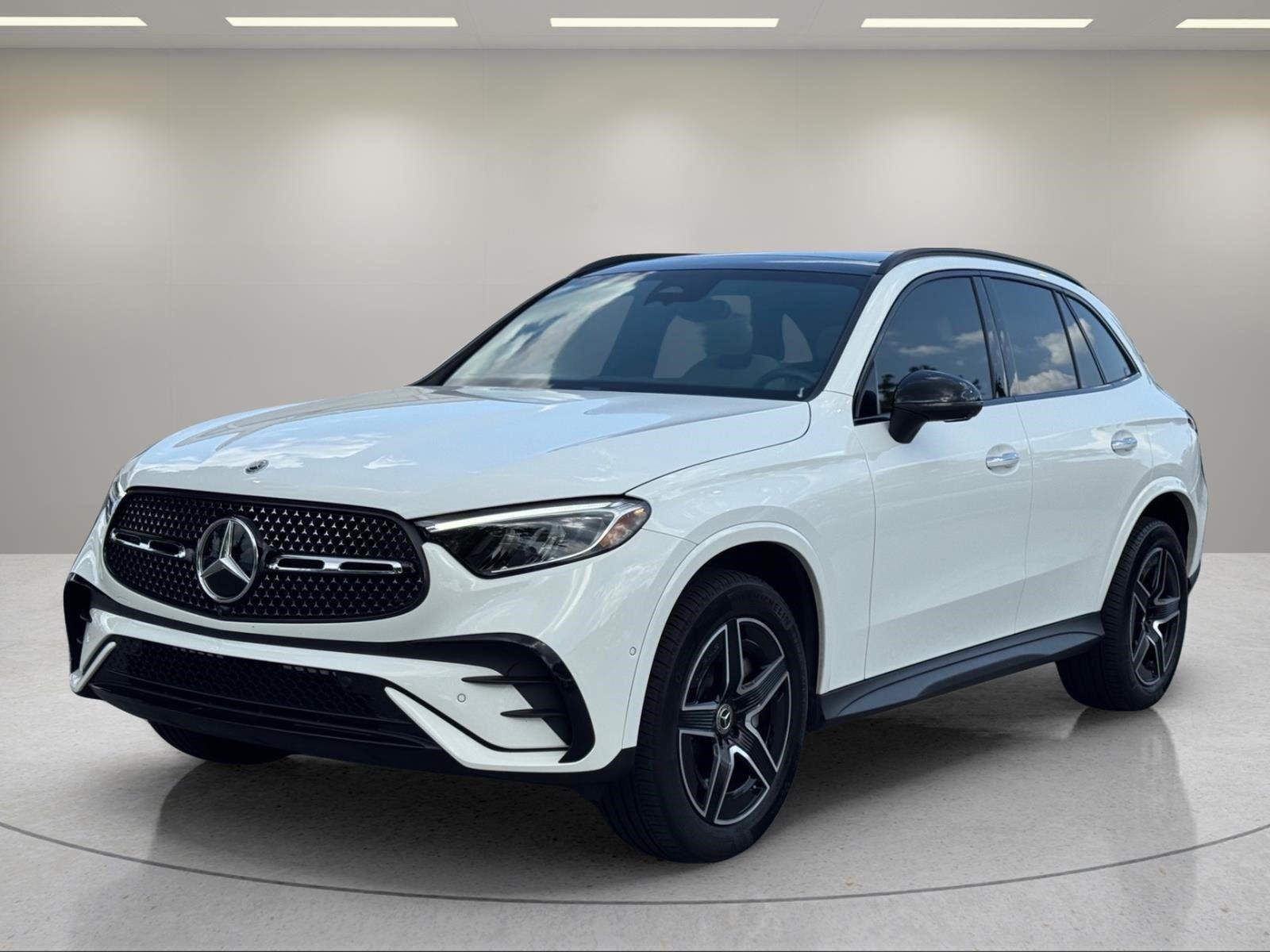 Used 2024 Polar White Mercedes-Benz GLC 300 image 1
