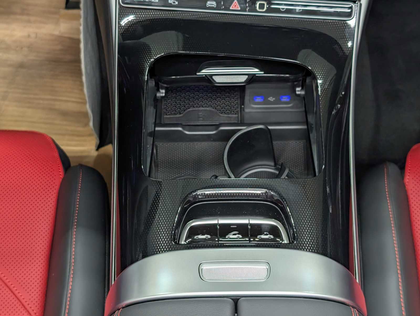 New 2026 MANUFAKTUR Moonlight White Metallic Mercedes-Benz AMG® CLE 53 4MATIC+ Cabriolet image 22