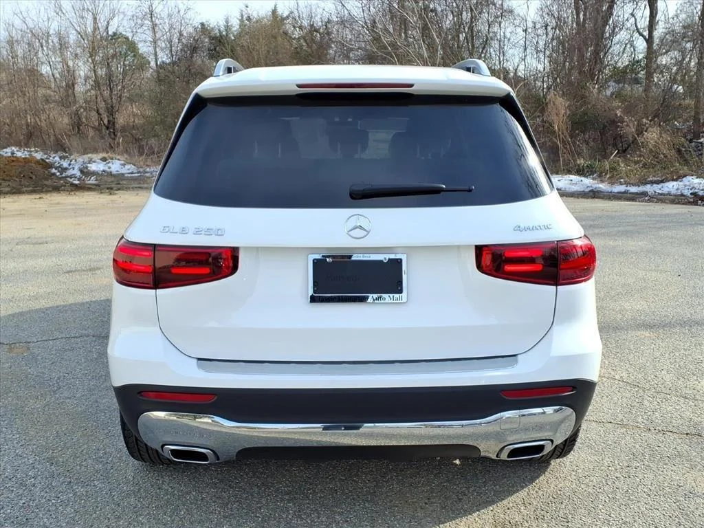 New 2026 Polar White Mercedes-Benz GLB 250 image 8