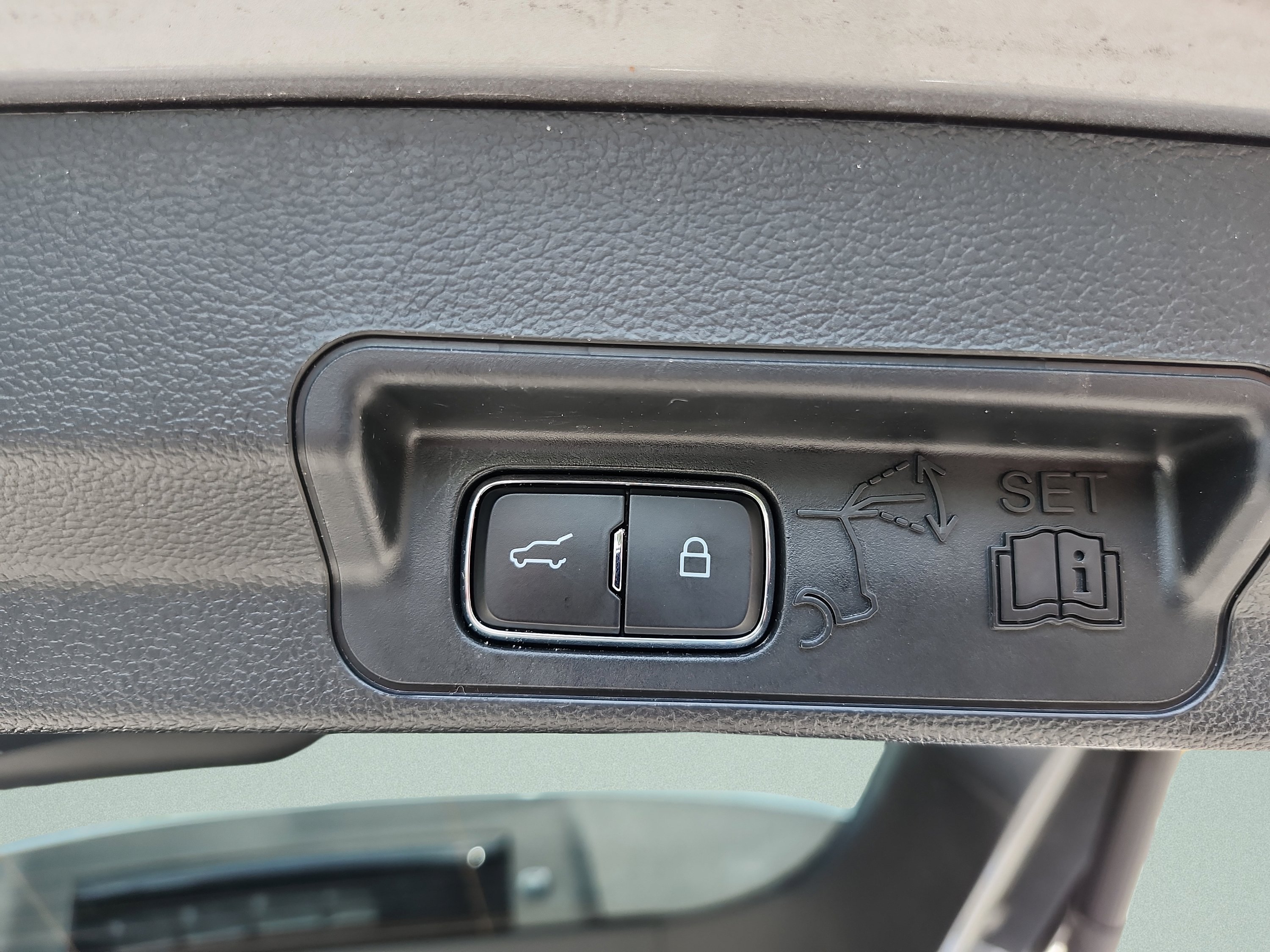 Used 2023 Iconic Silver Metallic Ford XLT image 19