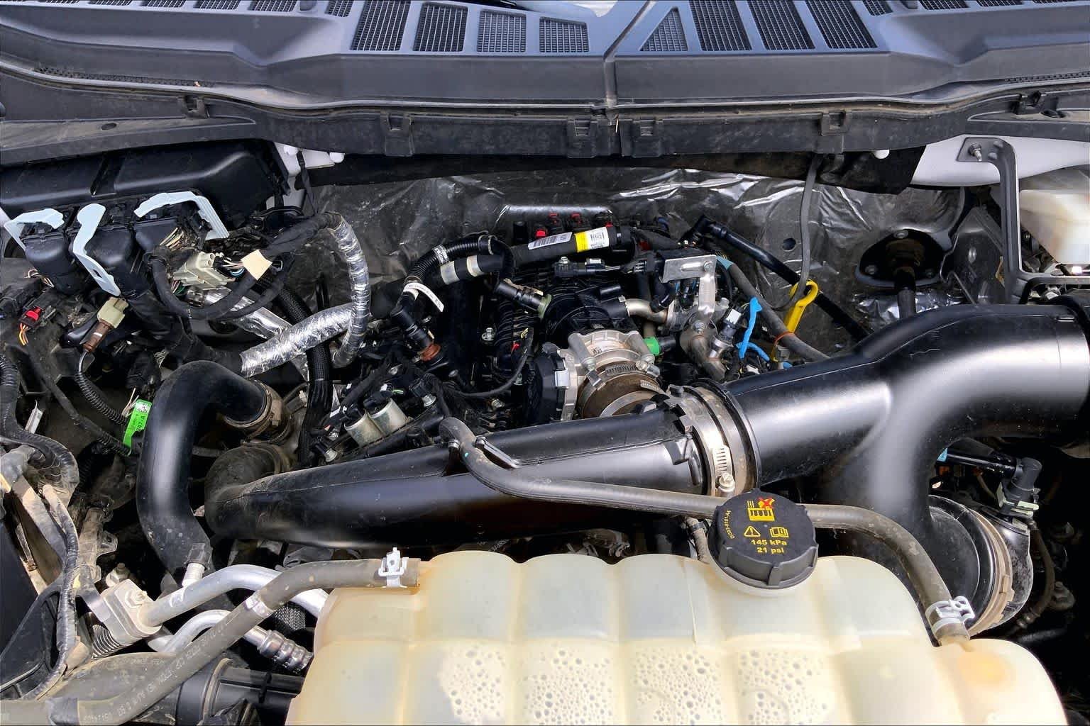 Used 2022 Oxford White Ford XLT image 32