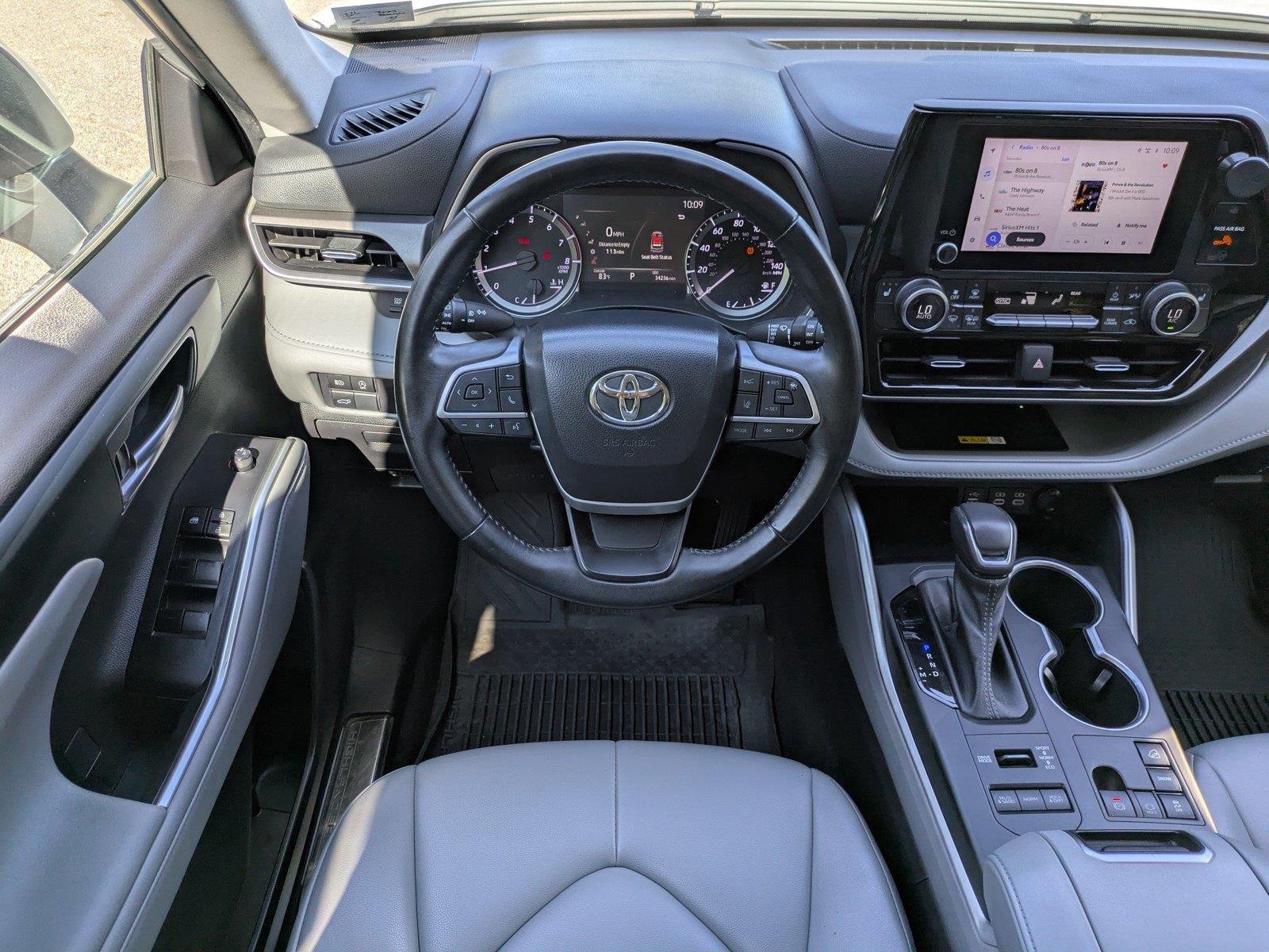 Used 2023 Wind Chill Pearl TOYOTA  image 16