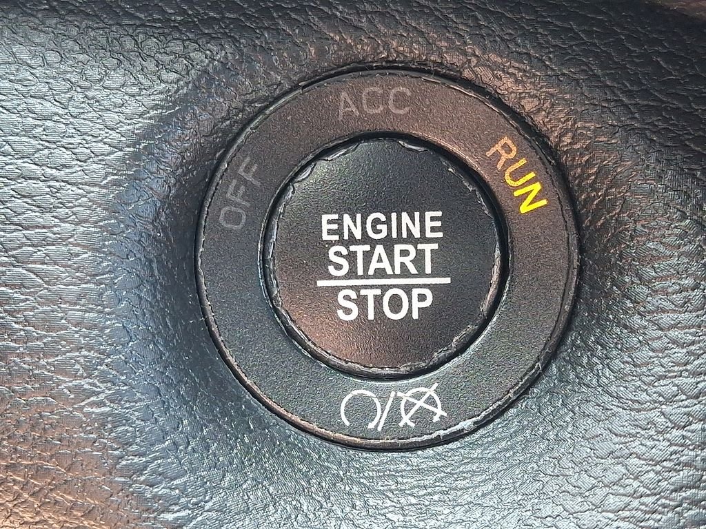Used 2019 Black Jeep Limited image 23