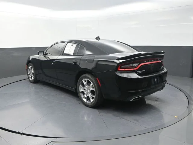 Used 2016 Black Dodge SXT image 7