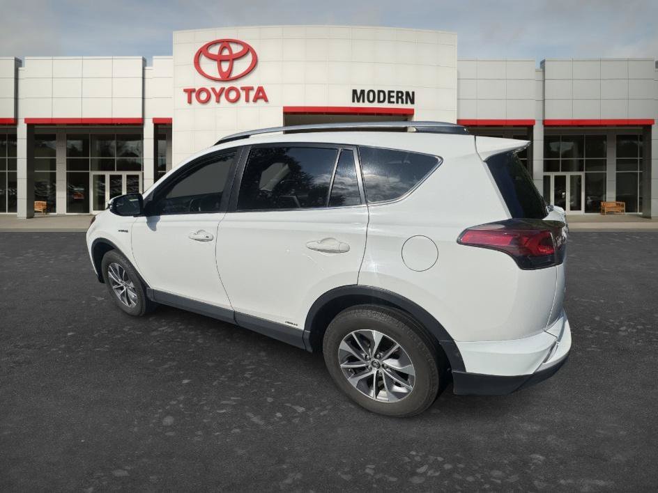 Used 2018 Super White Toyota Hybrid LE image 20