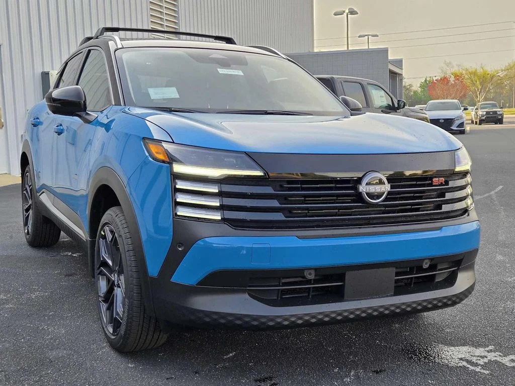 New 2026 Arctic Ice Blue Metallic / Super Black Two-tone Nissan SR image 3