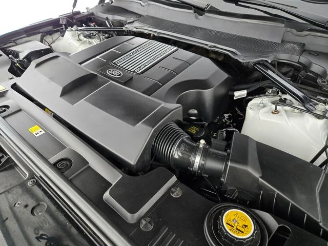 Used 2019 Fuji White Land Rover 3.0L V6 Supercharged HSE image 19