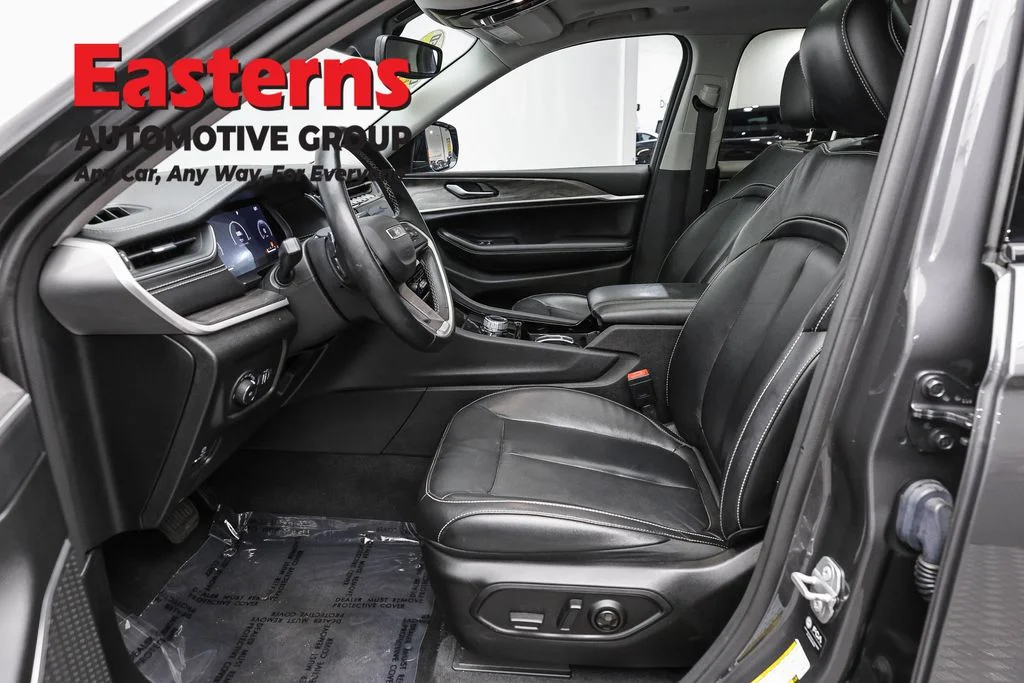 Used 2022 Gray Jeep Limited image 14