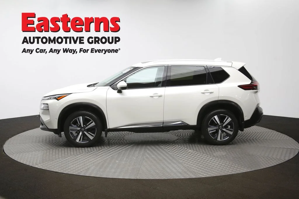 Used 2023 White Nissan SL image 63