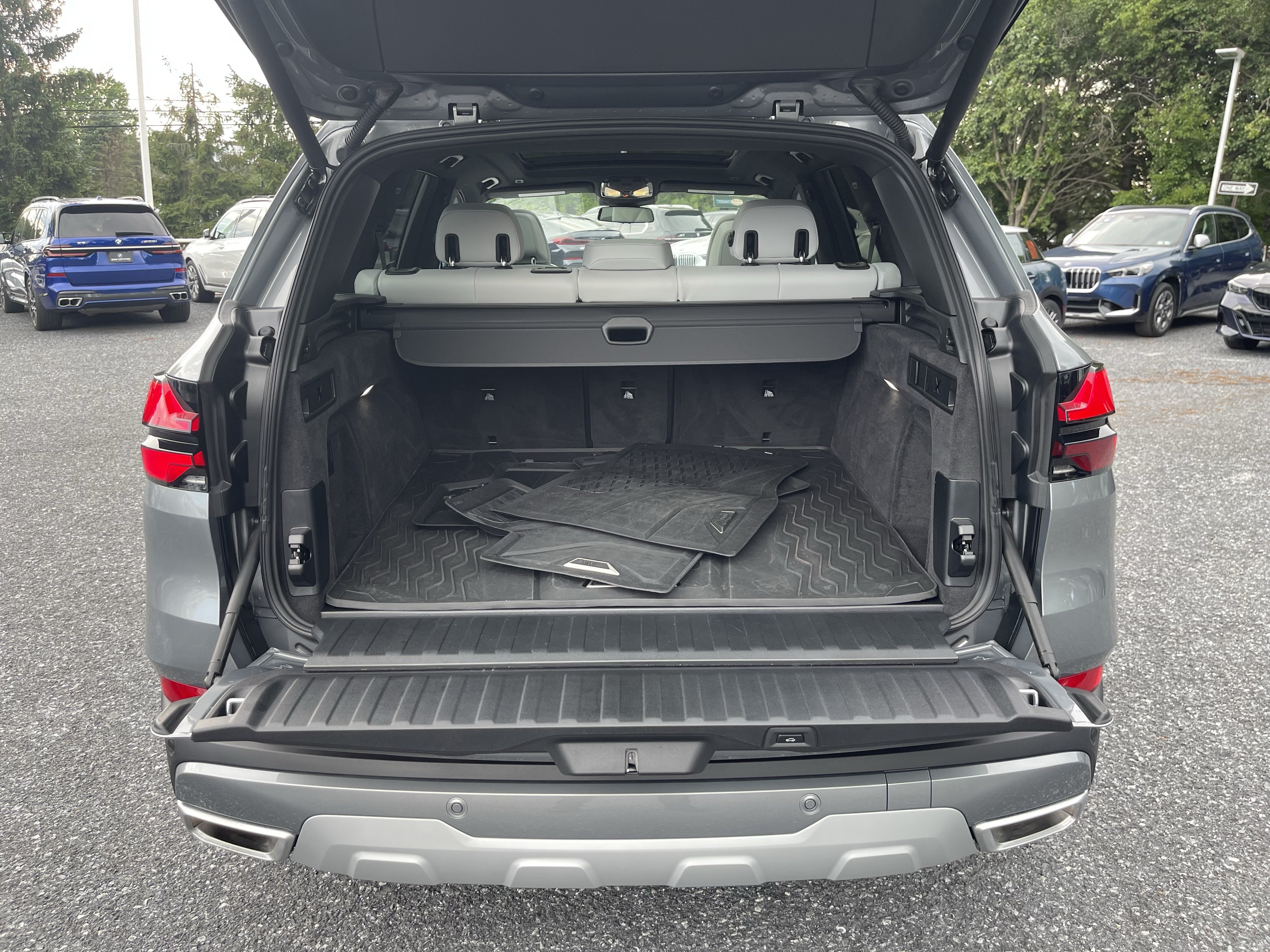 Certified Used 2025 Skyscraper Grey Metallic BMW xDrive40i image 8