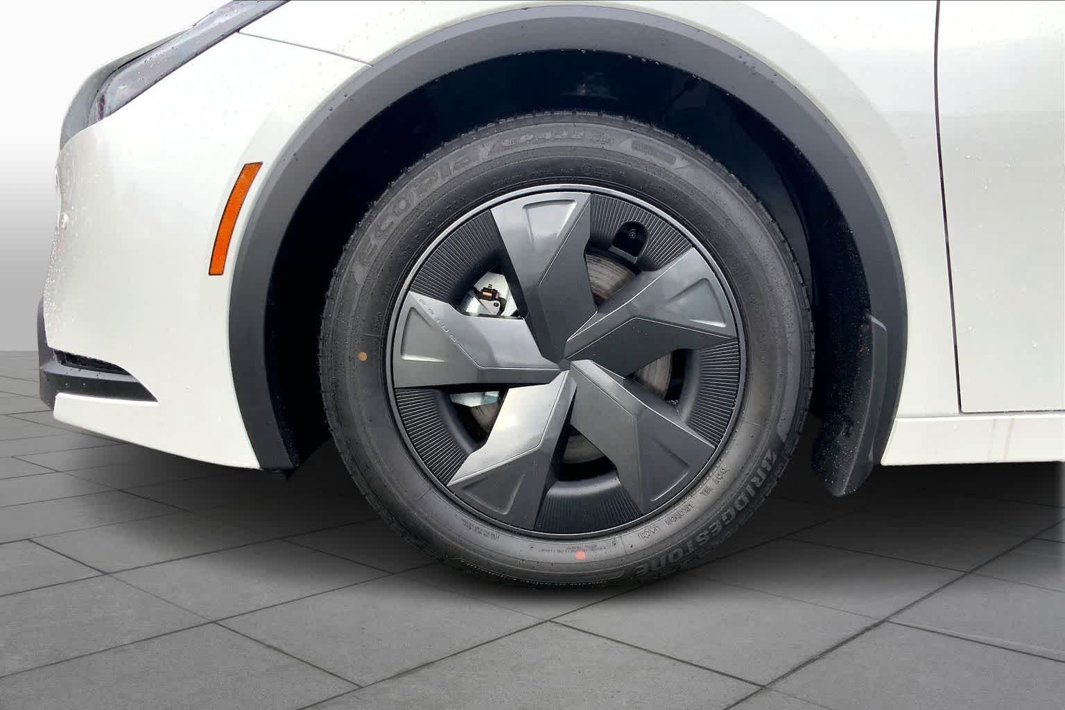 New 2026 Wind Chill Pearl Toyota SE image 11