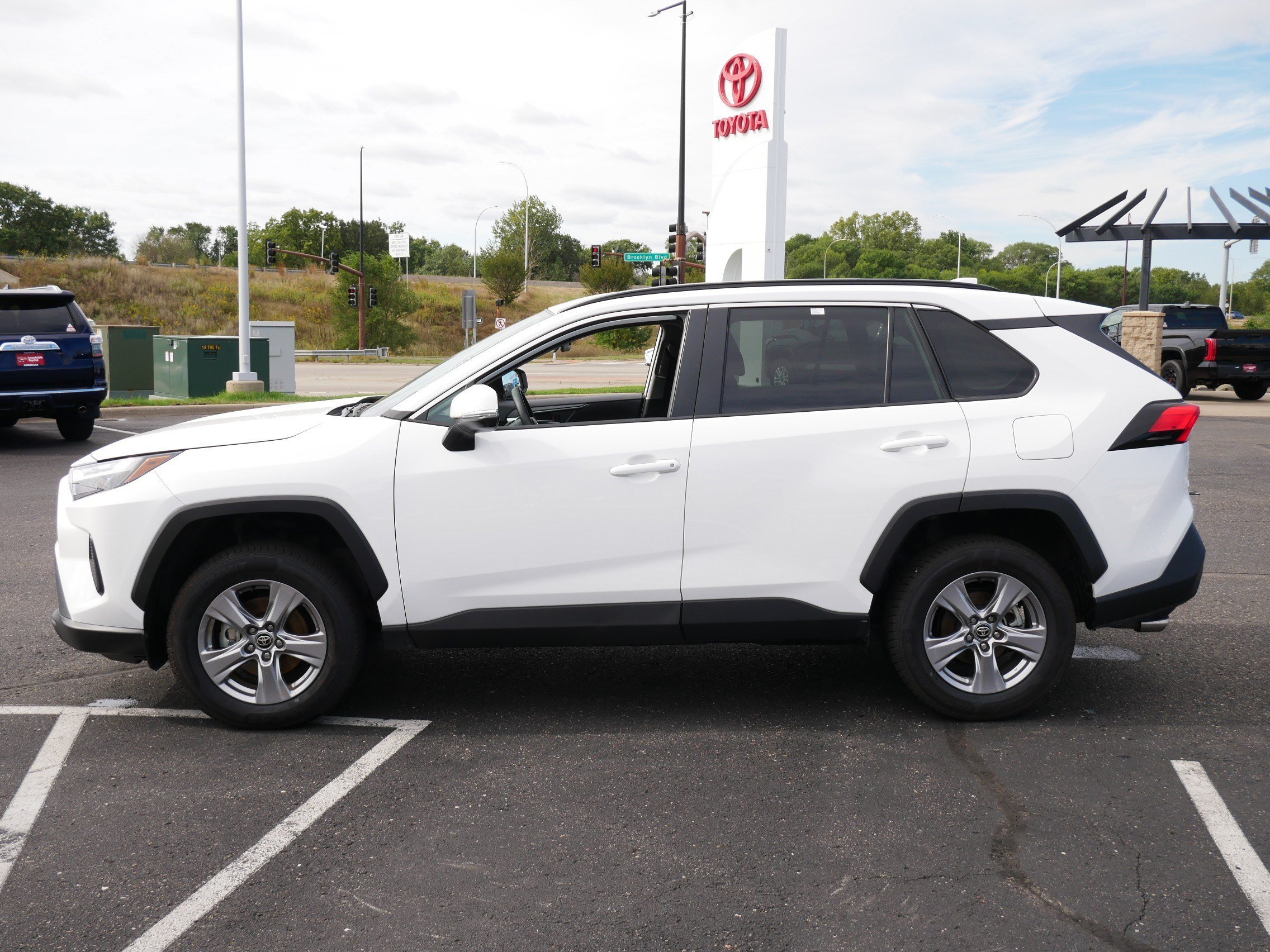 Certified Used 2025 Ice Cap Toyota XLE image 4
