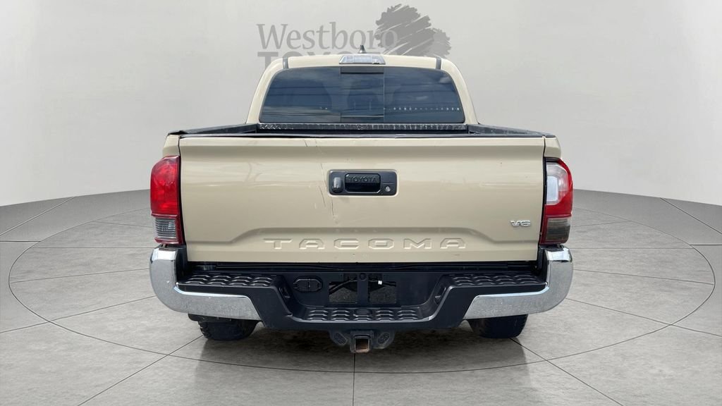 Used 2020  Toyota SR5 image 6