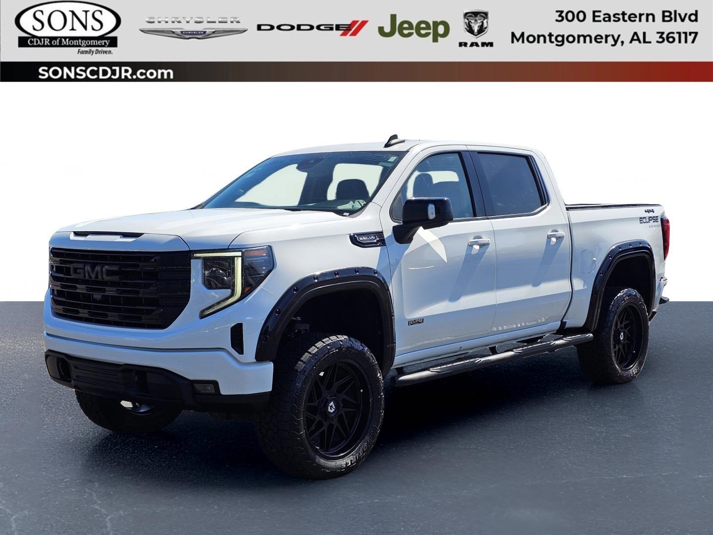 2022 GMC Sierra 4WD Crew Cab Short Box Elevation's photo