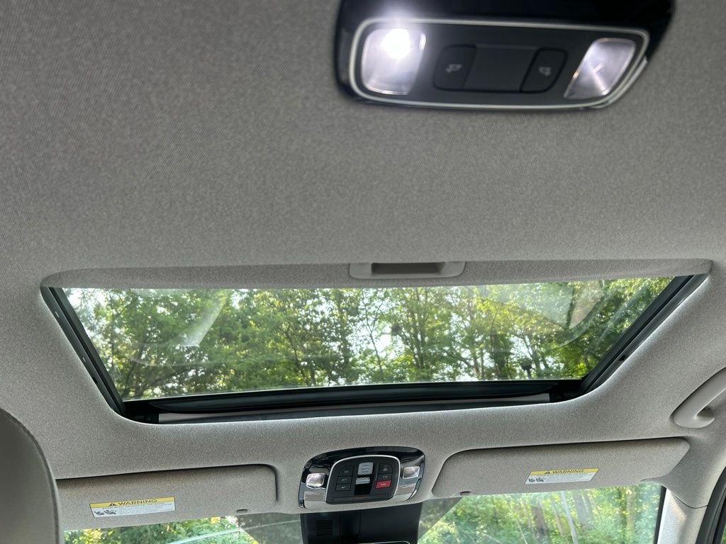 Used 2023 White Hyundai Limited image 30