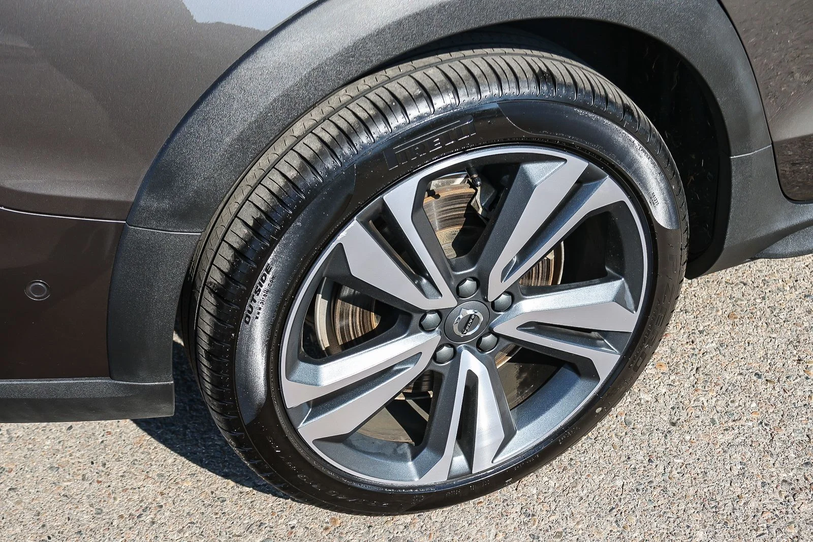 2025 Volvo V60 Cross Country Plus - Photo 13