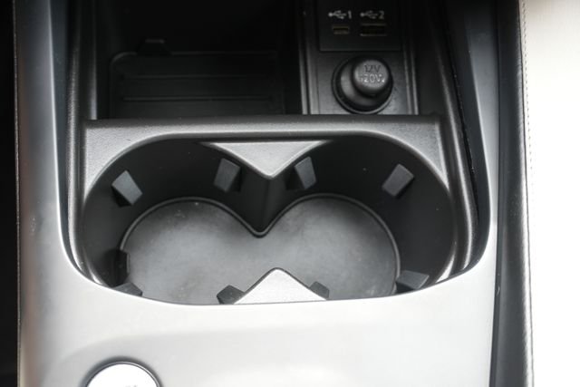 Used 2023 White INFINITI LUXE image 39