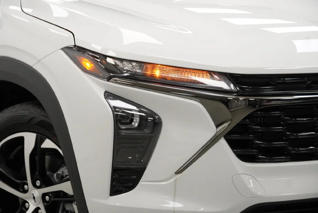 New 2026 Summit White Chevrolet 1RS image 10